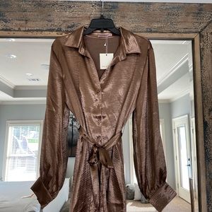 Skyler Rose size Medium copper satin shirt dress.  New with tags from Vici